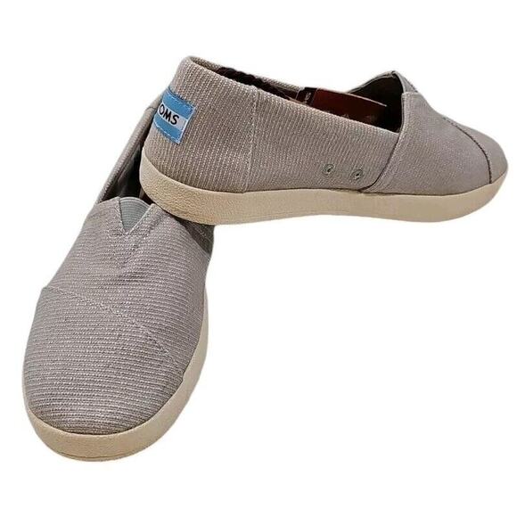 TOMS ~Woman Size 8.5~ Light Gray Slip On Lined Loafer Flats #1000050419-11 - Picture 1 of 10